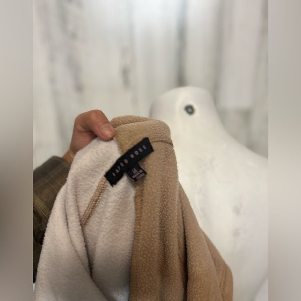 Sweater   - Picture 2 of 6